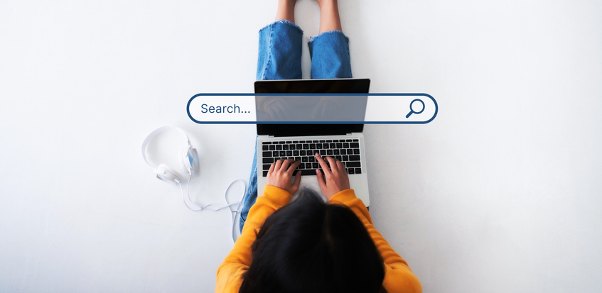 Illustration showing Google AI Overviews and AI search optimization strategies for improving website visibility.